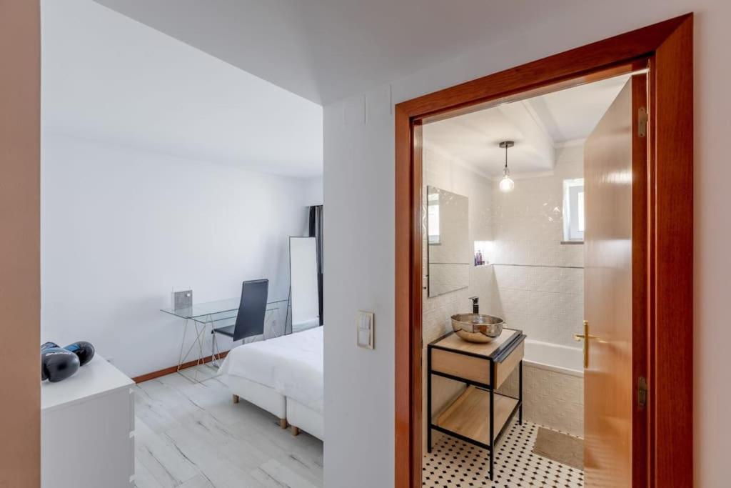 Spacious 3-Bedroom Condo In Lisboa Exteriör bild