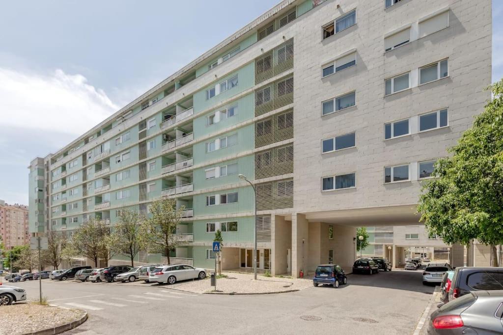 Spacious 3-Bedroom Condo In Lisboa Exteriör bild
