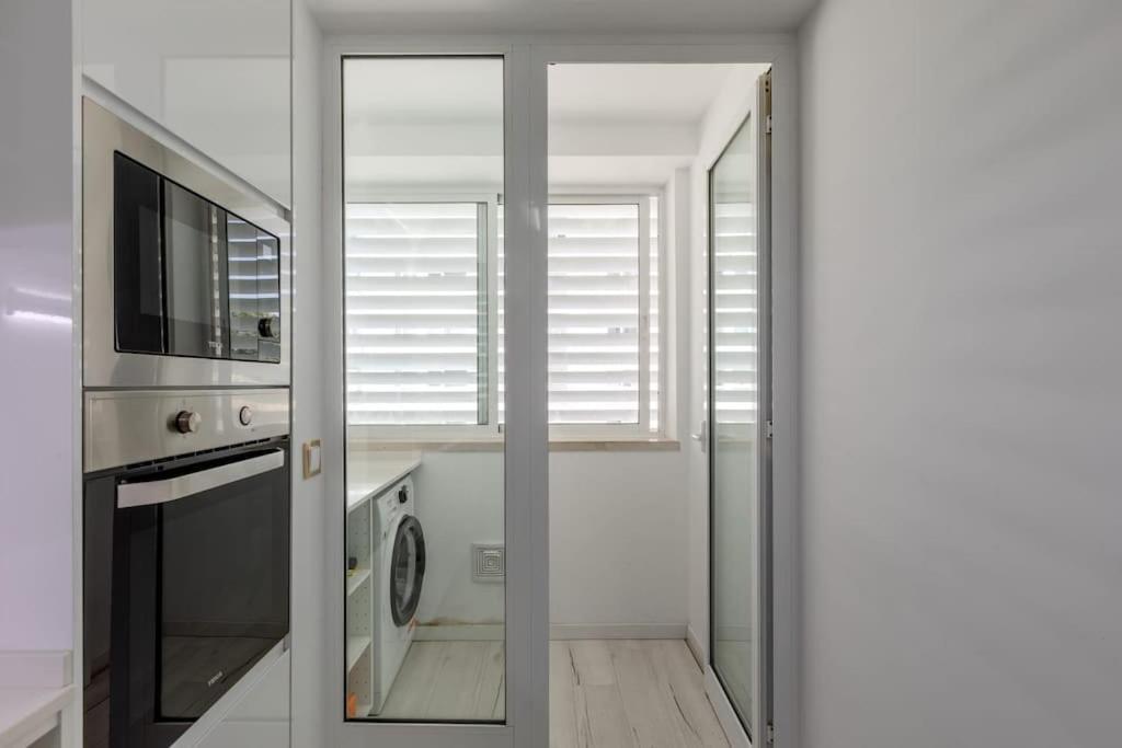 Spacious 3-Bedroom Condo In Lisboa Exteriör bild